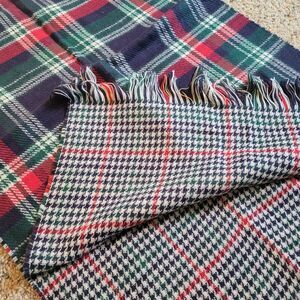 NEW Women's Large Reversible Scarf